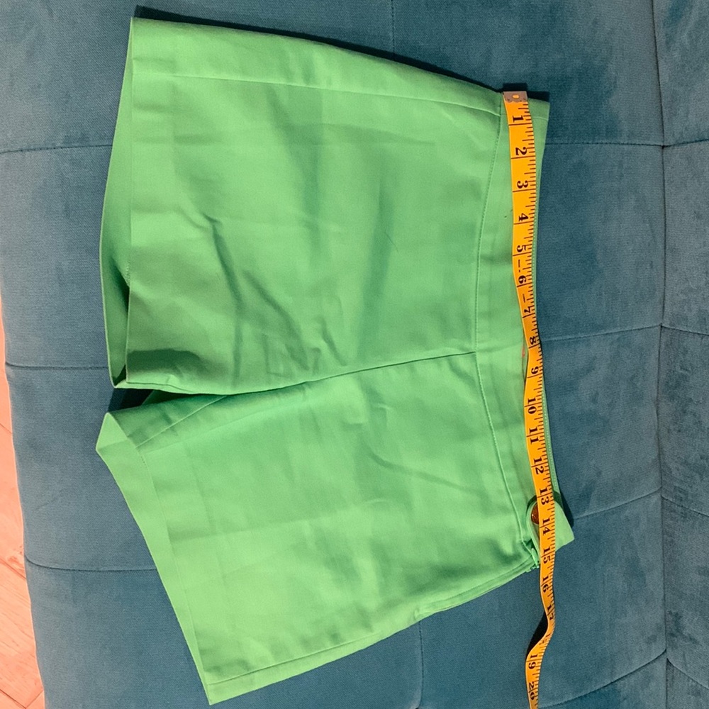 Lily Pulitzer green shorts. Size 00